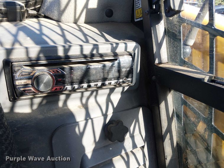 image for item EV5145 2016 Caterpillar 262D skid steer loader