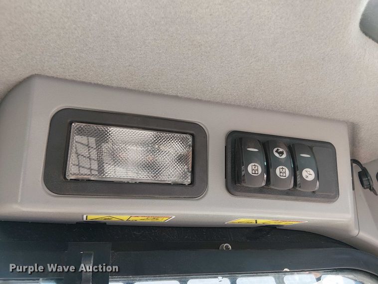 image for item EV5145 2016 Caterpillar 262D skid steer loader