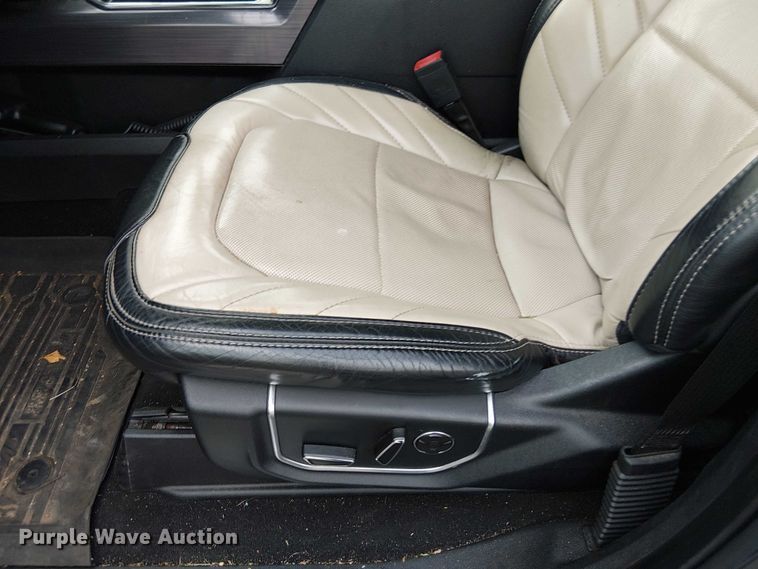 image for item EV5152 2020 Ford F350 Super Duty Crew Cab pickup truck