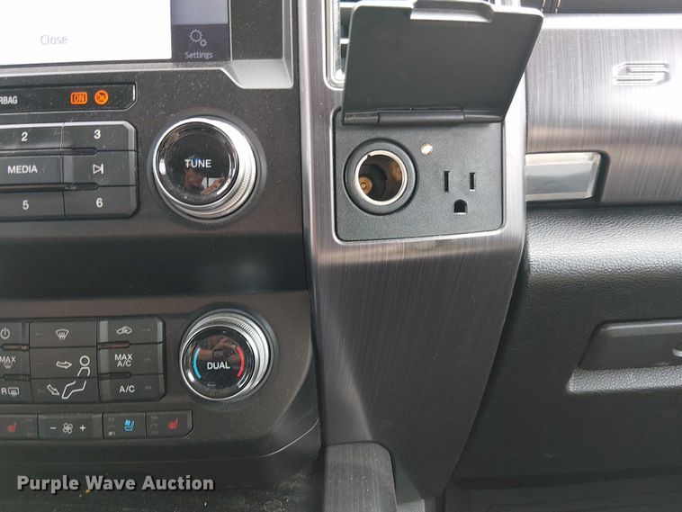 image for item EV5152 2020 Ford F350 Super Duty Crew Cab pickup truck