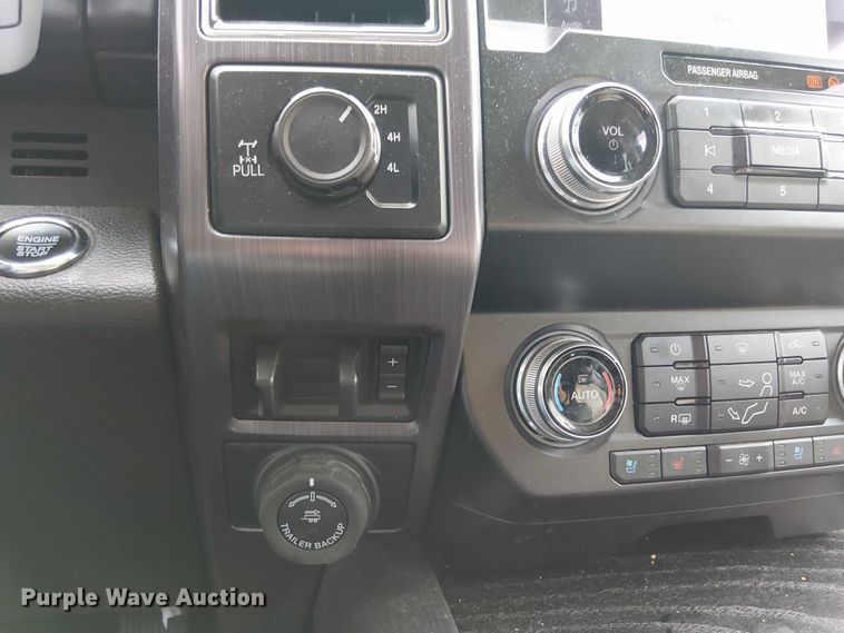 image for item EV5152 2020 Ford F350 Super Duty Crew Cab pickup truck