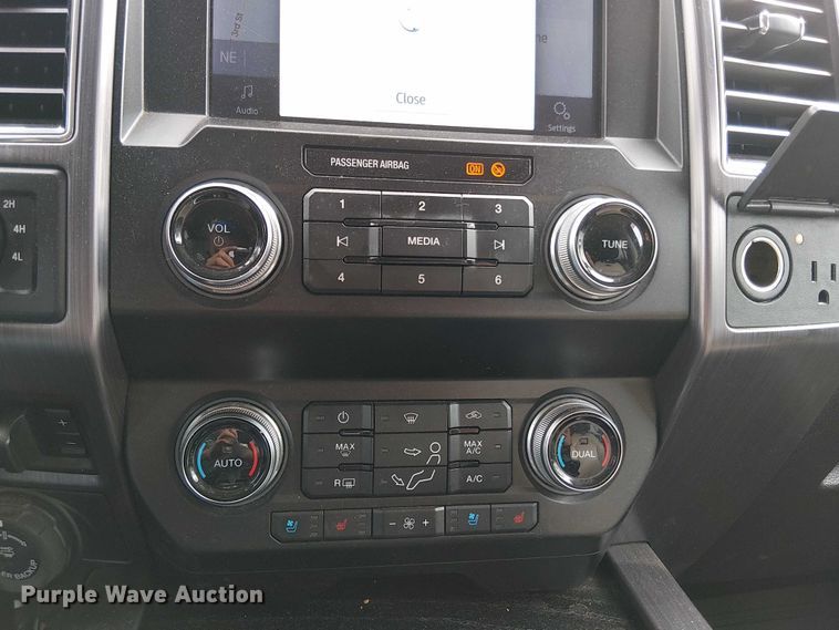 image for item EV5152 2020 Ford F350 Super Duty Crew Cab pickup truck