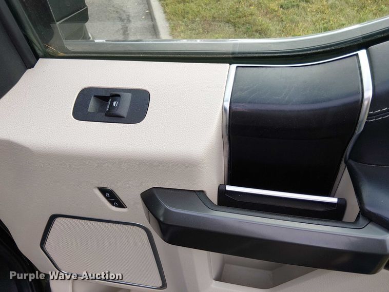 image for item EV5152 2020 Ford F350 Super Duty Crew Cab pickup truck