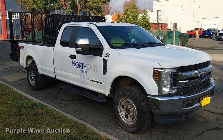 image for item EV5160 2019 Ford F350 Super Duty SuperCab pickup truck