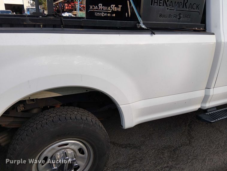 image for item EV5160 2019 Ford F350 Super Duty SuperCab pickup truck