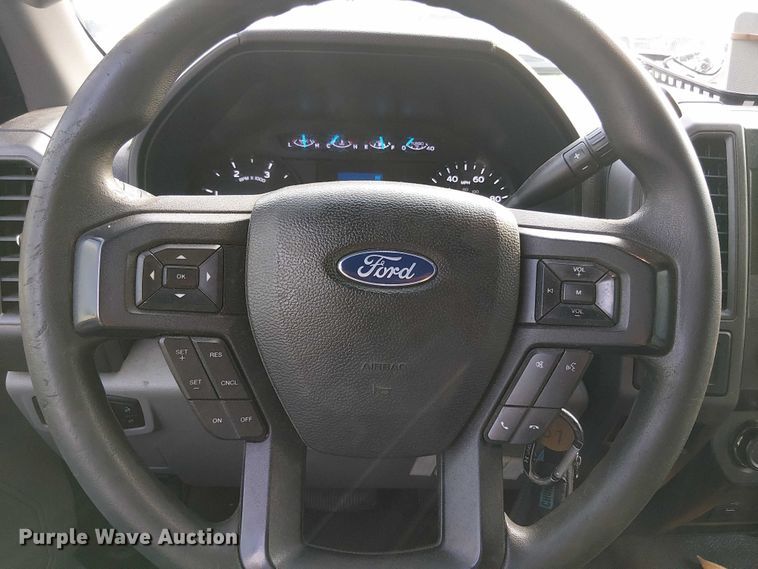 image for item EV5160 2019 Ford F350 Super Duty SuperCab pickup truck