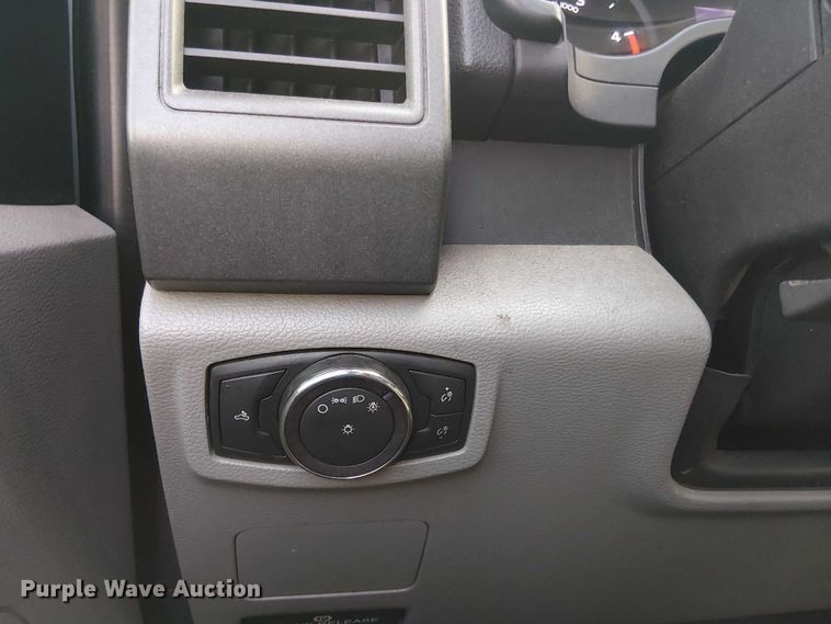 image for item EV5160 2019 Ford F350 Super Duty SuperCab pickup truck