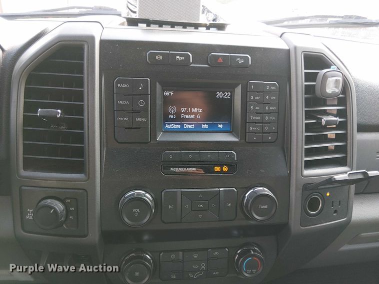 image for item EV5160 2019 Ford F350 Super Duty SuperCab pickup truck