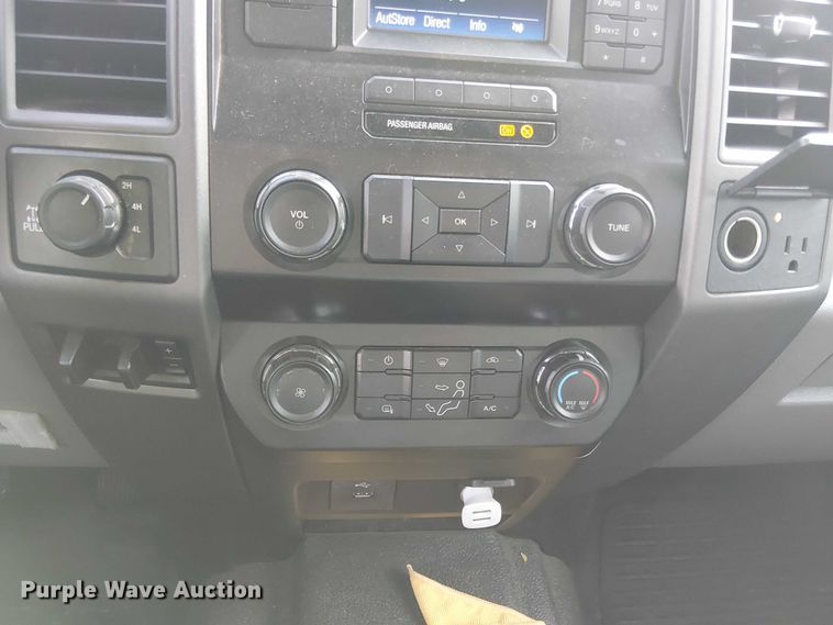 image for item EV5160 2019 Ford F350 Super Duty SuperCab pickup truck