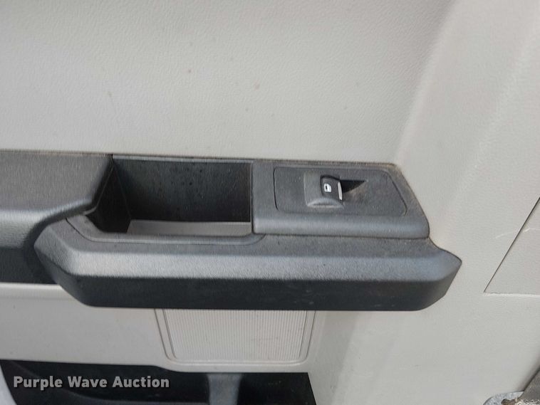 image for item EV5160 2019 Ford F350 Super Duty SuperCab pickup truck