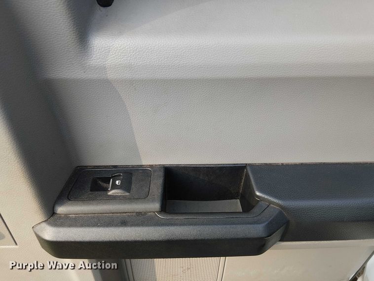 image for item EV5160 2019 Ford F350 Super Duty SuperCab pickup truck