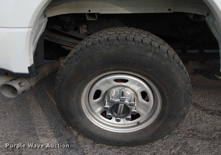 image for item EV5160 2019 Ford F350 Super Duty SuperCab pickup truck