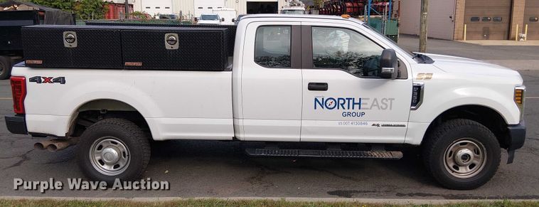 image for item EV5163 2018 Ford F350 Super Duty SuperCab pickup truck