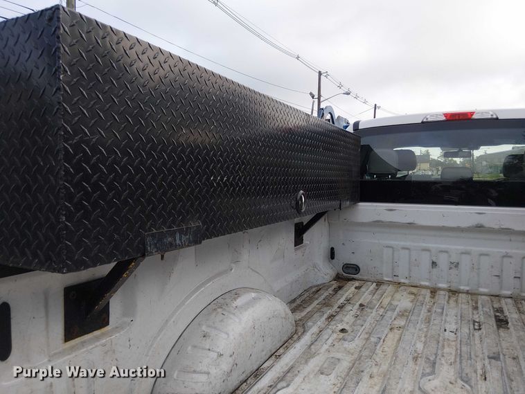 image for item EV5163 2018 Ford F350 Super Duty SuperCab pickup truck