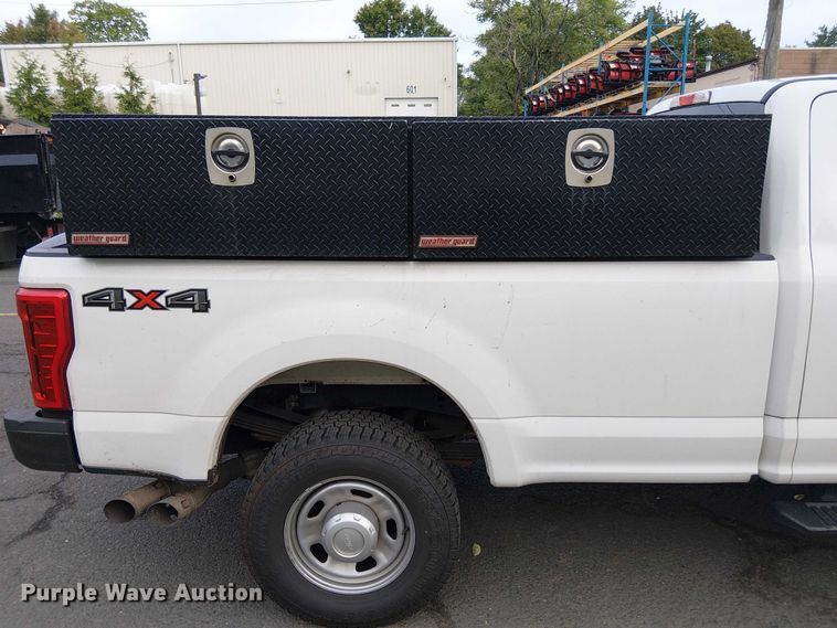 image for item EV5163 2018 Ford F350 Super Duty SuperCab pickup truck