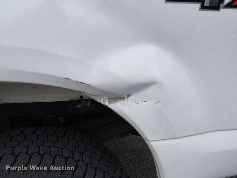 image for item EV5163 2018 Ford F350 Super Duty SuperCab pickup truck