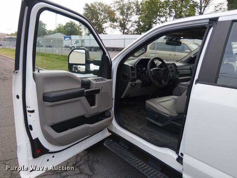 image for item EV5163 2018 Ford F350 Super Duty SuperCab pickup truck