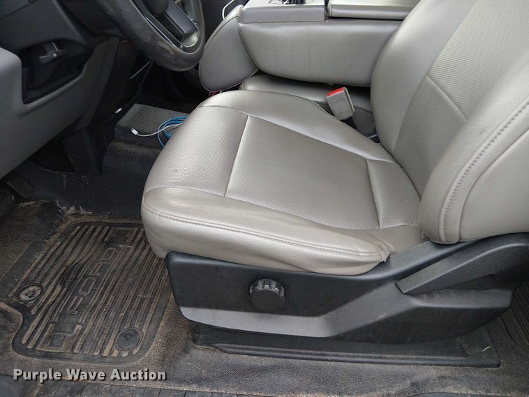 image for item EV5163 2018 Ford F350 Super Duty SuperCab pickup truck