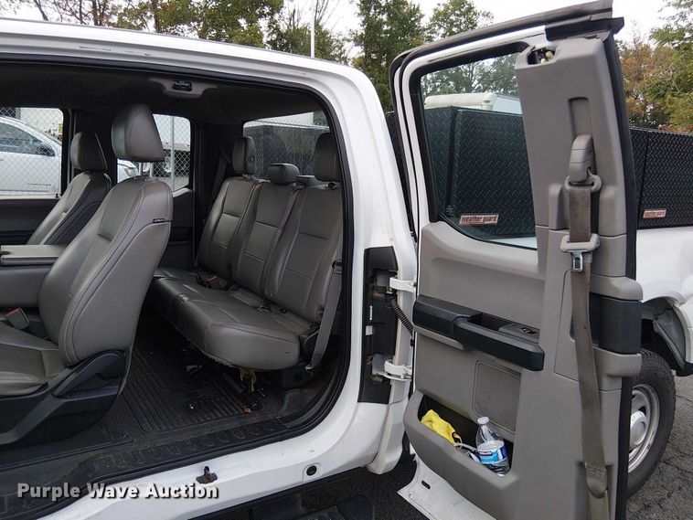 image for item EV5163 2018 Ford F350 Super Duty SuperCab pickup truck