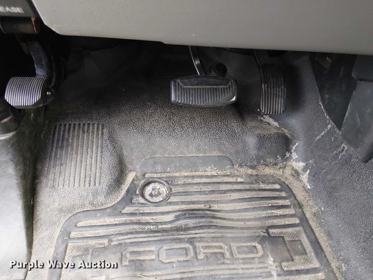 image for item EV5163 2018 Ford F350 Super Duty SuperCab pickup truck