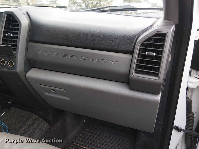 image for item EV5163 2018 Ford F350 Super Duty SuperCab pickup truck