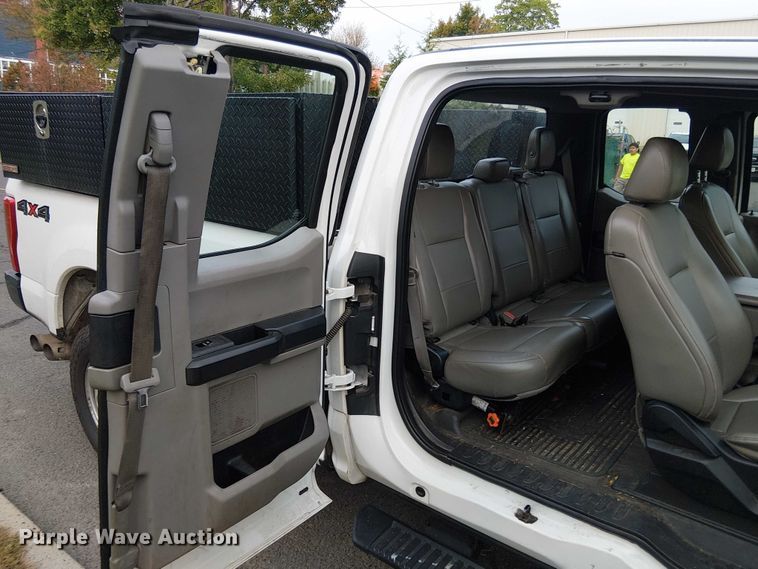 image for item EV5163 2018 Ford F350 Super Duty SuperCab pickup truck