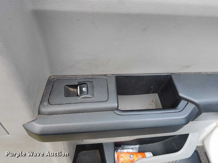 image for item EV5163 2018 Ford F350 Super Duty SuperCab pickup truck