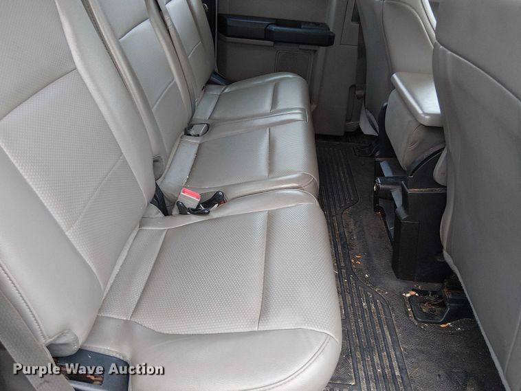 image for item EV5163 2018 Ford F350 Super Duty SuperCab pickup truck