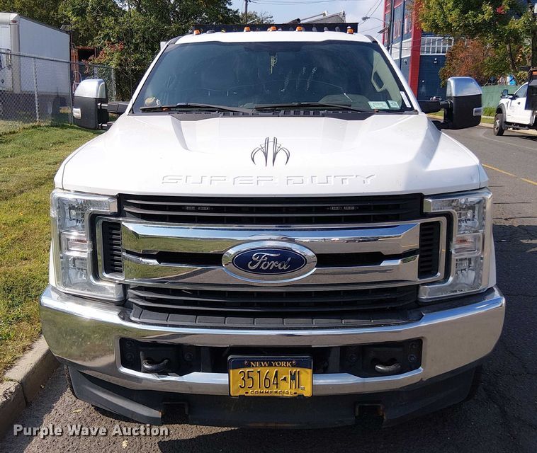 image for item EV5173 2018 Ford F350 Super Duty Crew Cab pickup truck