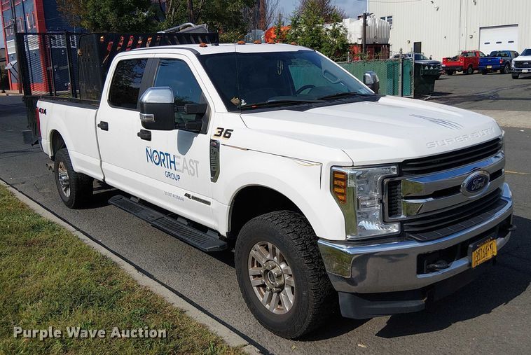 image for item EV5173 2018 Ford F350 Super Duty Crew Cab pickup truck