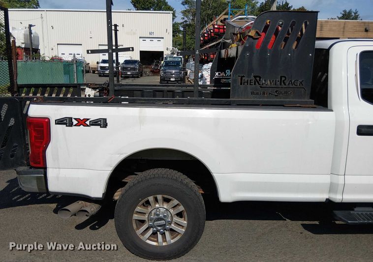 image for item EV5173 2018 Ford F350 Super Duty Crew Cab pickup truck