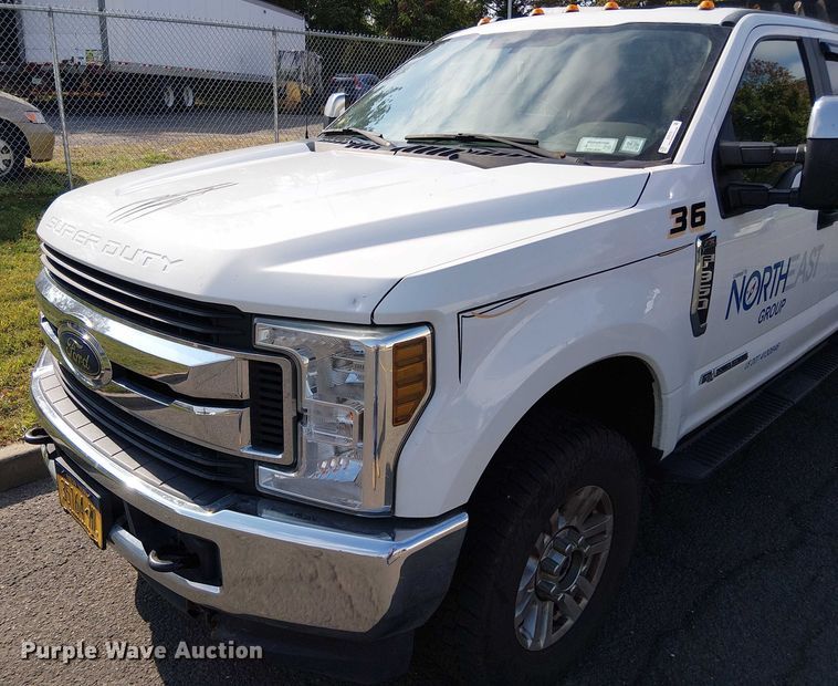 image for item EV5173 2018 Ford F350 Super Duty Crew Cab pickup truck
