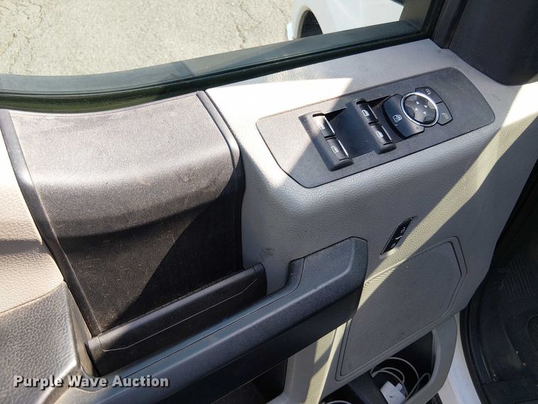 image for item EV5173 2018 Ford F350 Super Duty Crew Cab pickup truck