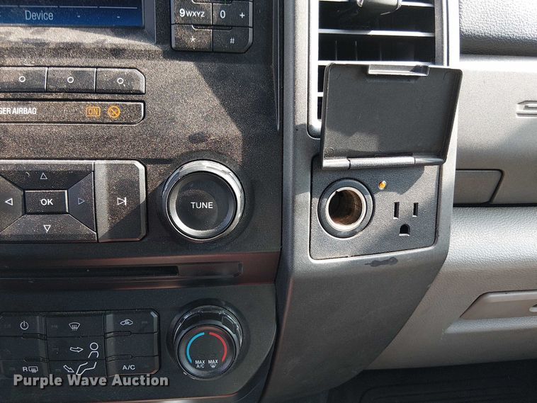 image for item EV5173 2018 Ford F350 Super Duty Crew Cab pickup truck