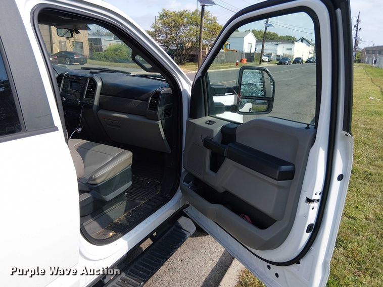 image for item EV5173 2018 Ford F350 Super Duty Crew Cab pickup truck