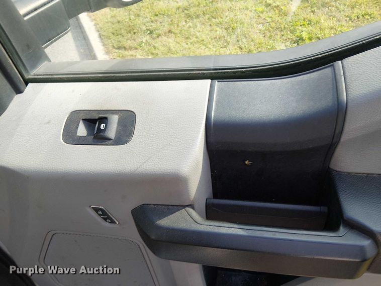 image for item EV5173 2018 Ford F350 Super Duty Crew Cab pickup truck