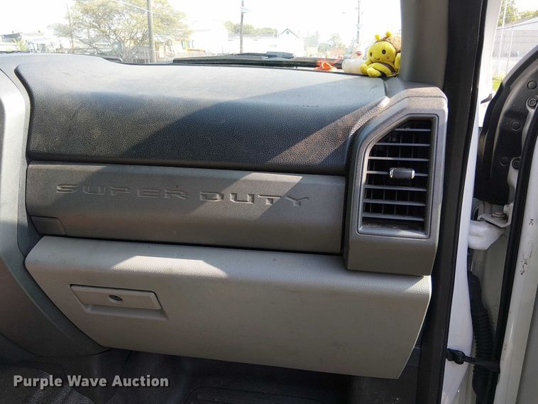 image for item EV5173 2018 Ford F350 Super Duty Crew Cab pickup truck