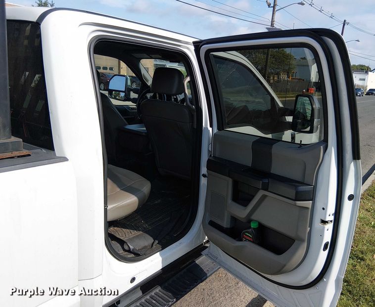 image for item EV5173 2018 Ford F350 Super Duty Crew Cab pickup truck