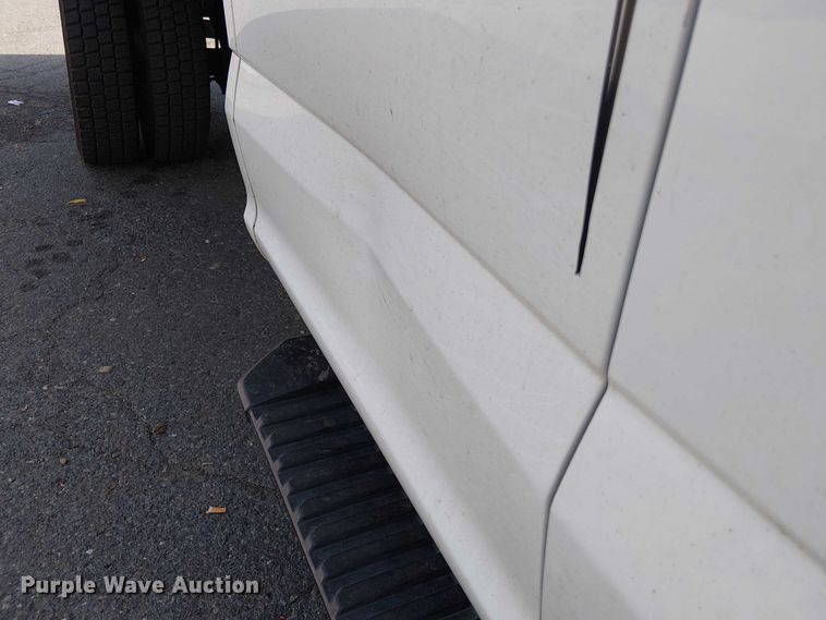 image for item EV5208 2019 Ford F550 SuperCab dump truck