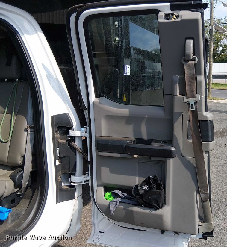 image for item EV5208 2019 Ford F550 SuperCab dump truck