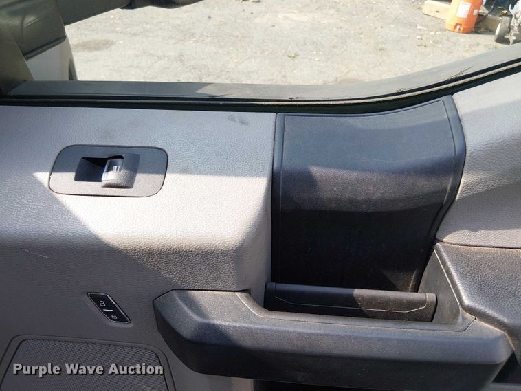 image for item EV5208 2019 Ford F550 SuperCab dump truck