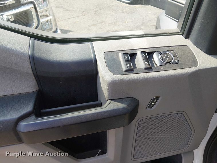 image for item EV5208 2019 Ford F550 SuperCab dump truck