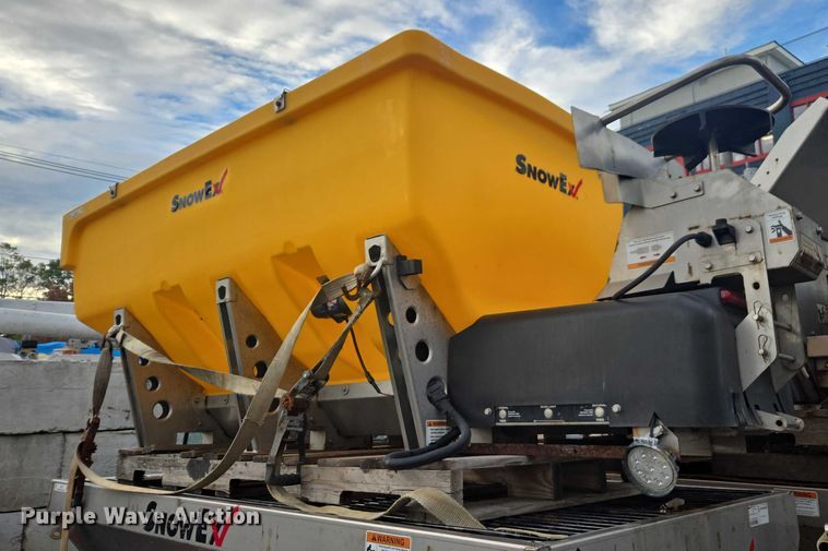 image for item EV5219 SnowEx spreader