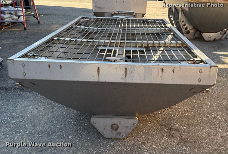 image for item EV5220 (2) SnowEx Helixx SS spreaders