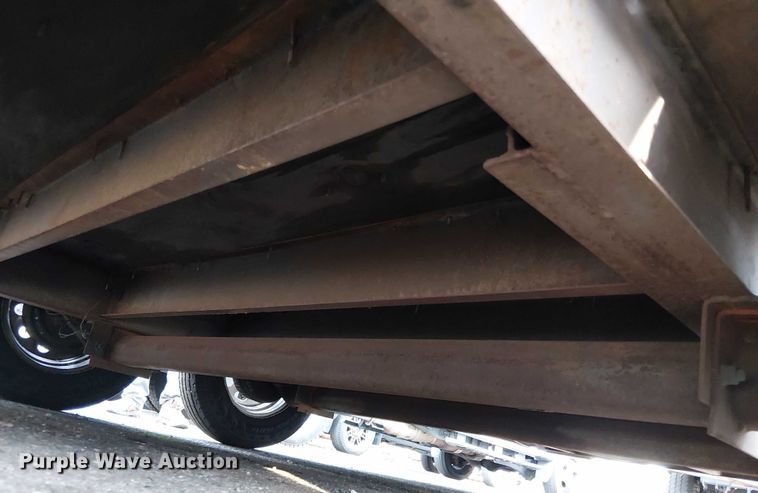 image for item EV5226 2004 Continental Cargo enclosed cargo trailer