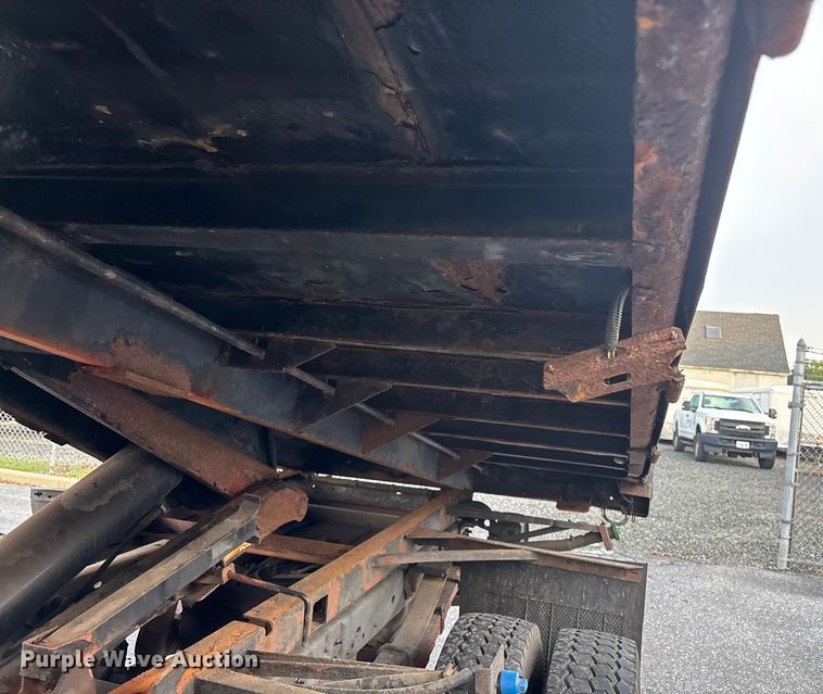 image for item EV5229 2016 Ford F550 SuperCab dump truck