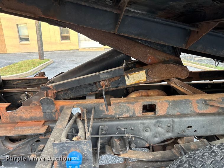 image for item EV5229 2016 Ford F550 SuperCab dump truck