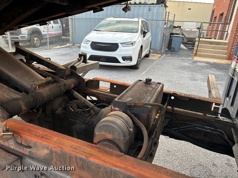 image for item EV5229 2016 Ford F550 SuperCab dump truck