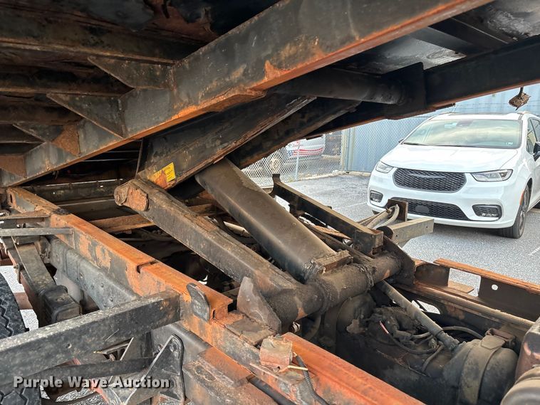 image for item EV5229 2016 Ford F550 SuperCab dump truck