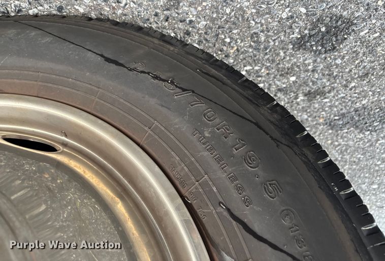 image for item EV5229 2016 Ford F550 SuperCab dump truck